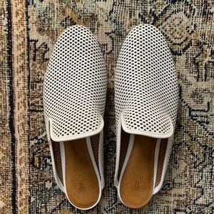 Frye Women's White Gwen Perforated Mules size 8